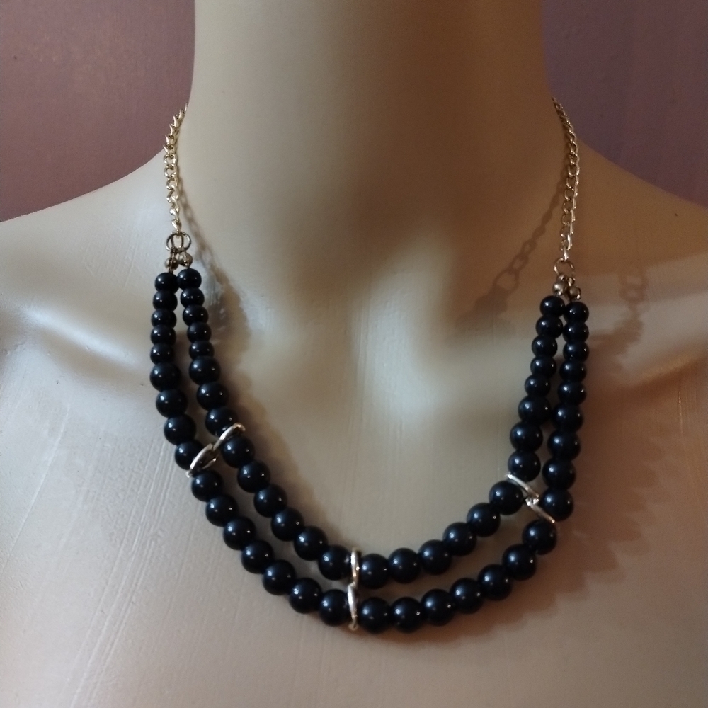 NWT women's multi strand beaded necklace and earrings set